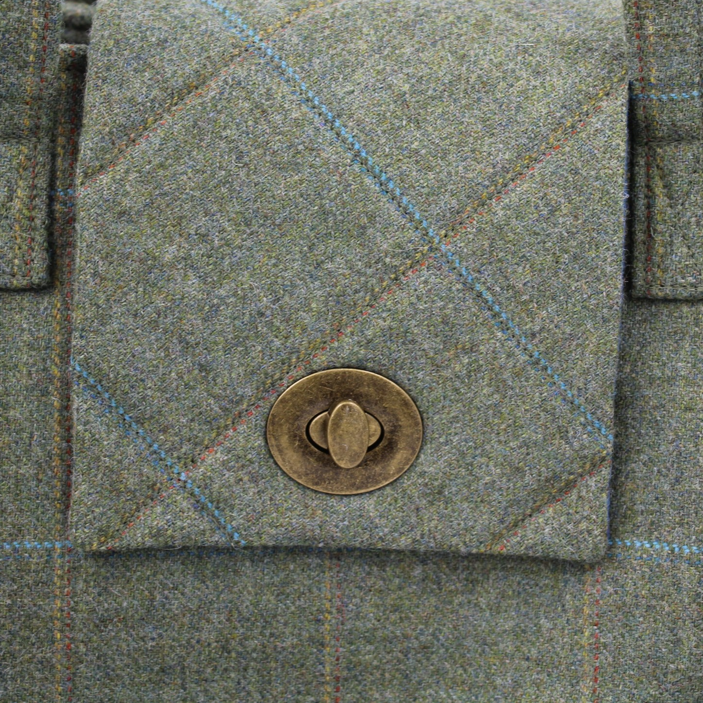 british_tweed_foxglove_bag_detailing