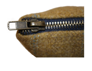 Zip detail for tan tweed make up bag