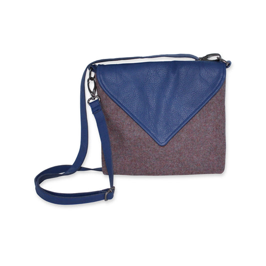 Envelope style crossbody bag in pink tweed and blue leather